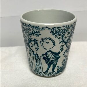 Vintage Bjorn Winblad "Garden Party" Style Blue & White Ceramic Art Mug - 2-1/2"